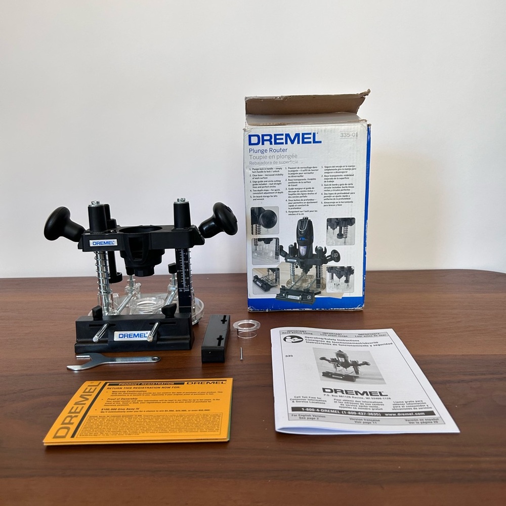 Dremel Plunge Router Attachment in Black